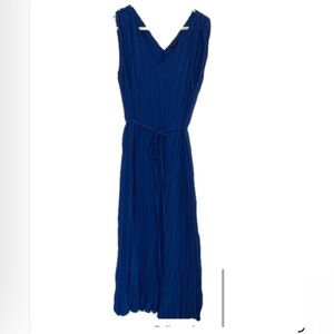 ****RW&CO. ****Gorgeous Vibrant Blue  Pleated Maxi Dress